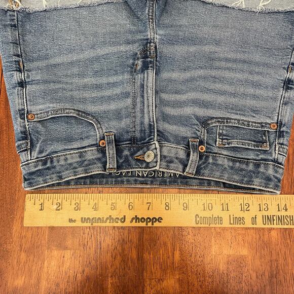 American Eagle AE Stretch Denim Mom Shorts Cut Off Cuff Medium Wash Women's 6 - Picture 12 of 15